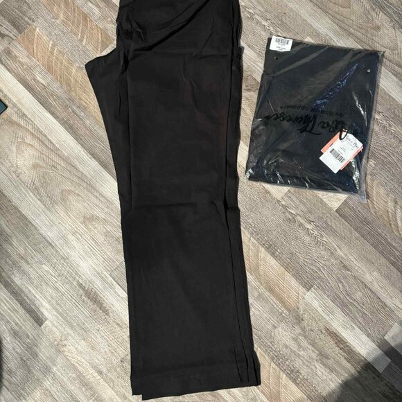 Black Maternity Scrub Pants ✨Host Pick✨ - Picture 10 of 10